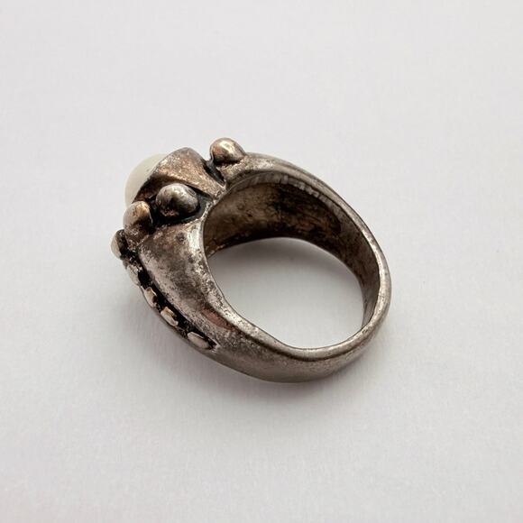 Vintage 60s Brutalist Sculptural Studio Ring Pewter & Faux Pearl - Picture 3 of 7